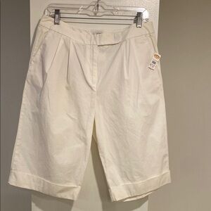 NWT Talbots size 10 white Bermuda shorts